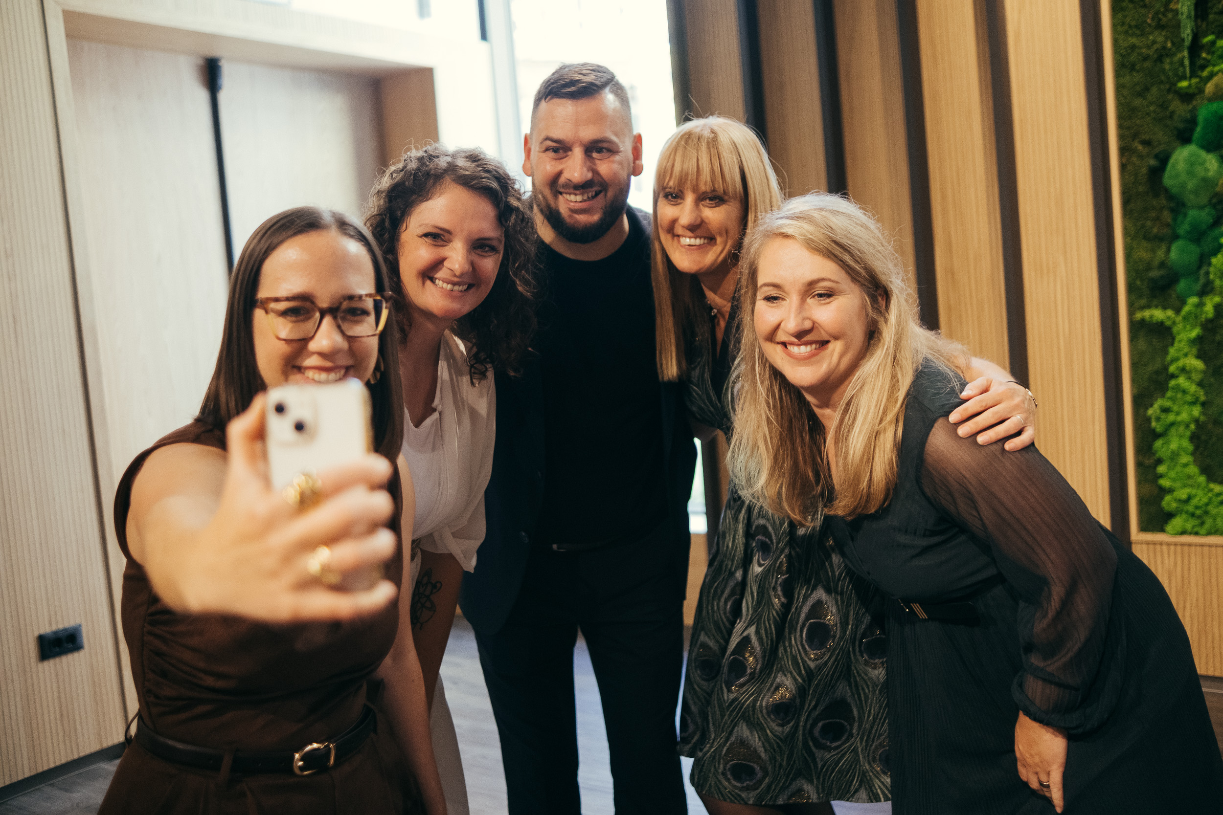 Ekipa Marketinške družine: Katja, Romana, Katja, Nina in Andrej